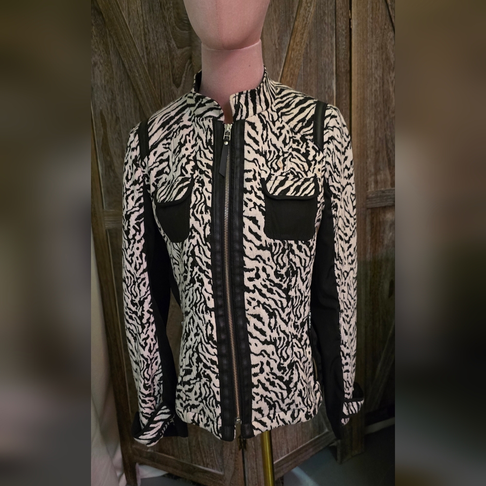 Chicos Black and White Patterned Blazer Jacket Size 0